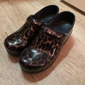 Cheetah clogs
